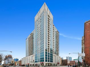 757 N Orleans St APT 1002, Chicago, IL 60654