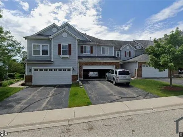 604 Grand Canyon Cir, Crystal Lake, IL 60014