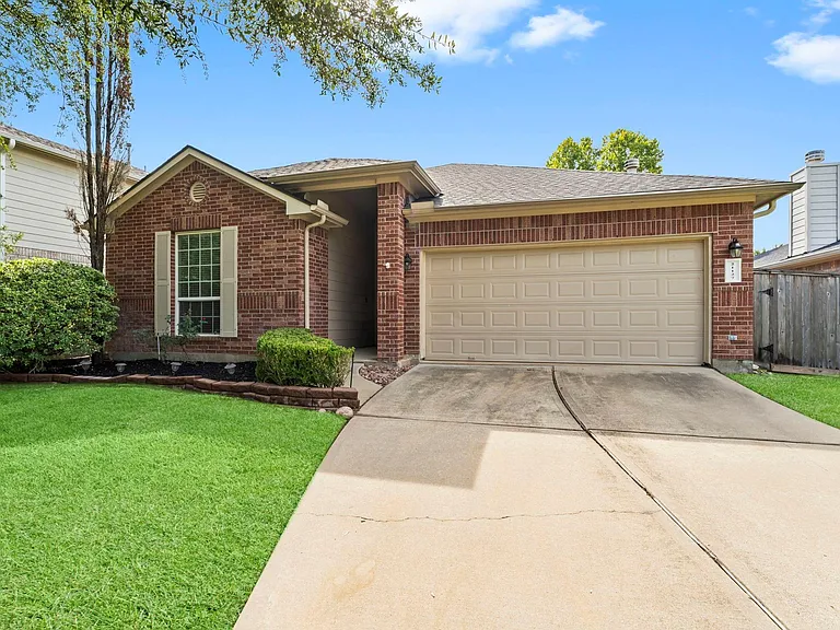 21127 Gladys Yoakum Dr — Photo 1