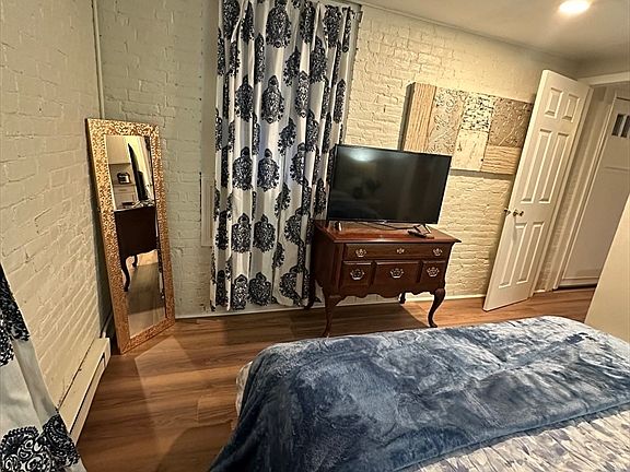 4th image of 38 Byers St