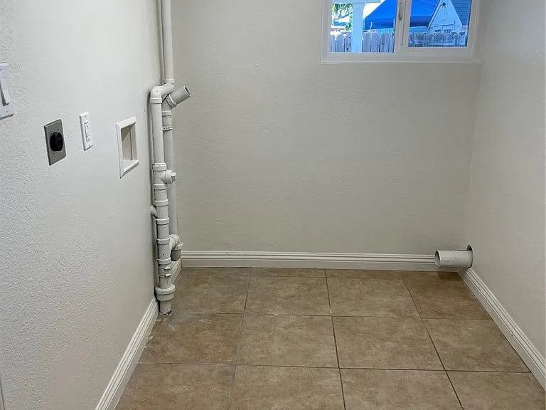 835 E Nocta St — Photo 9