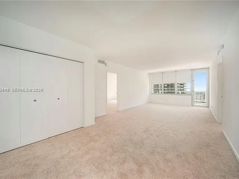 5700 Collins Ave #8A — Photo 11