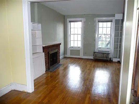 Sold by Perry Associates NYC Inc | media 18