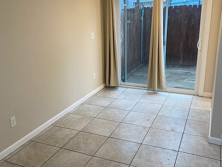 484 Penrose Dr #C — Photo 5