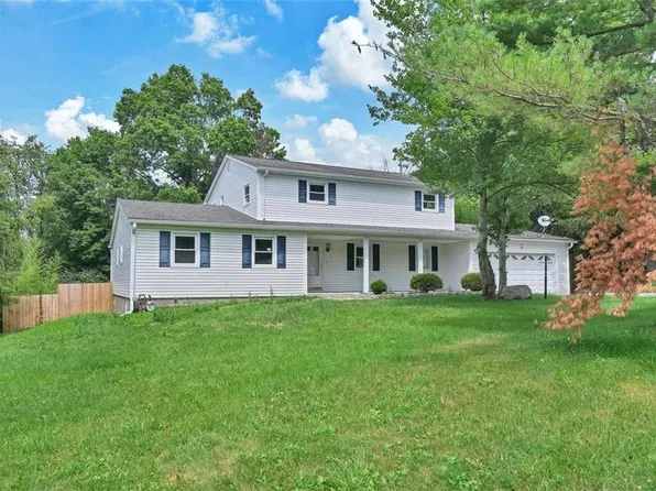 5 Roanoke Drive, Monroe, NY 10950