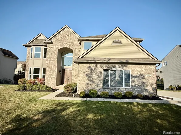 6440 Sadie Ln, Belleville, MI 48111