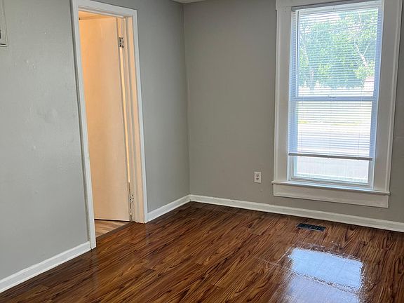 3rd image of 3430 Pflanz Ave