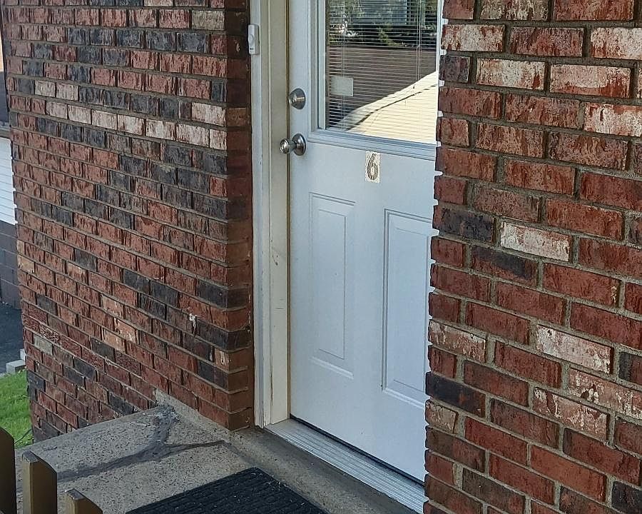 1st image of 139 Church St #6