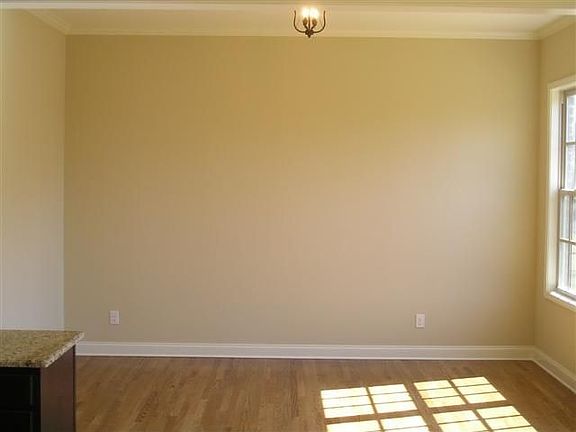5th image of 1568 Glenhaven Way