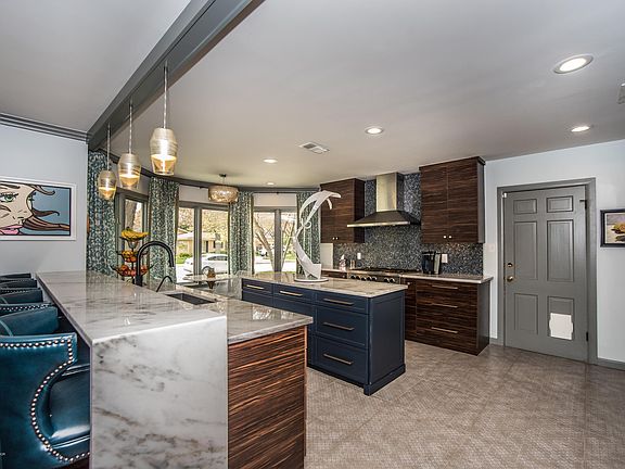 4th image of 2326 Juniper Dr