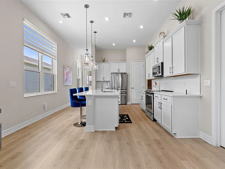 819 Liliana Dr — Photo 7