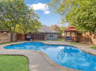 408 W Day St, Denison, TX 75020