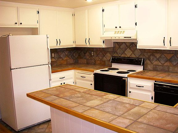 2nd image of 1265 Essex St Unit 7