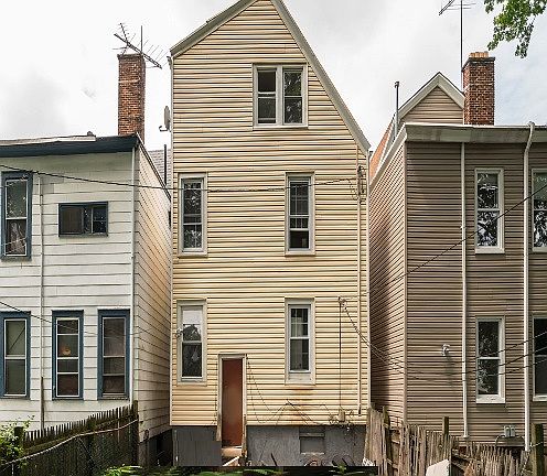 3rd image of 538 Norwood St