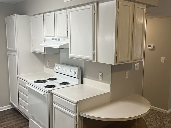2nd image of 3900 Taggart Dr #202
