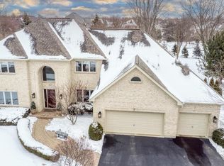 1827 Robert Ln, Naperville, IL 60564