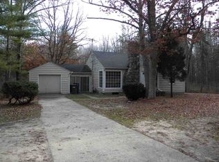 2100 N Eastman Rd, Midland, MI 48642