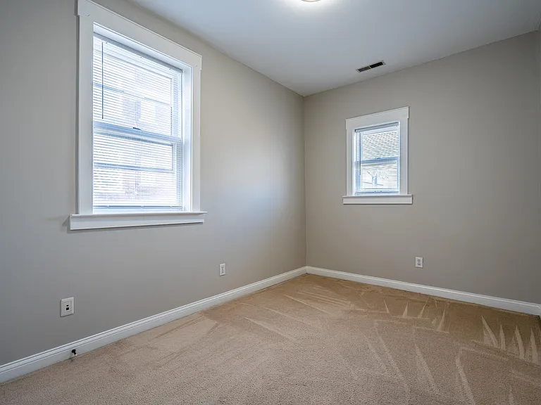 234 E 9th St #304 — Photo 8