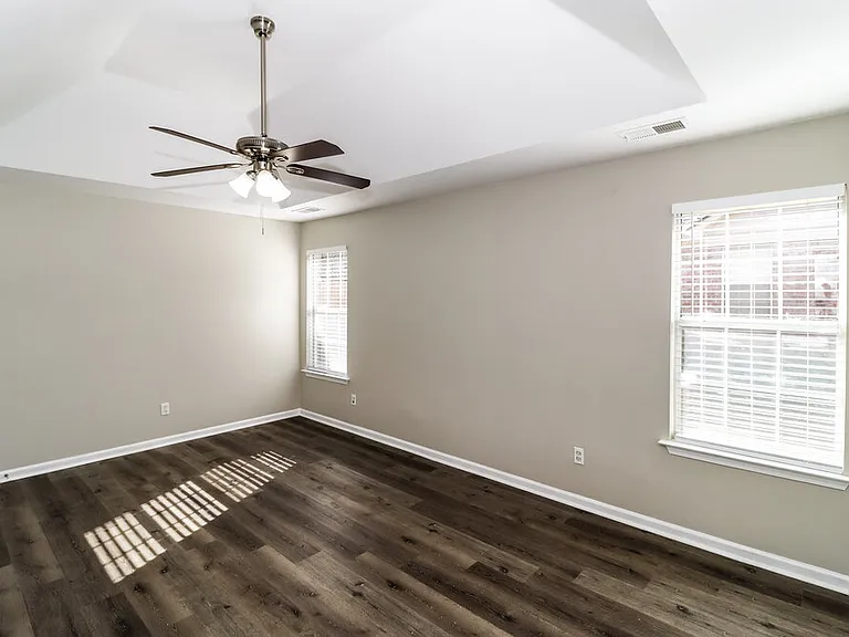 5560 Mary Ln — Photo 12