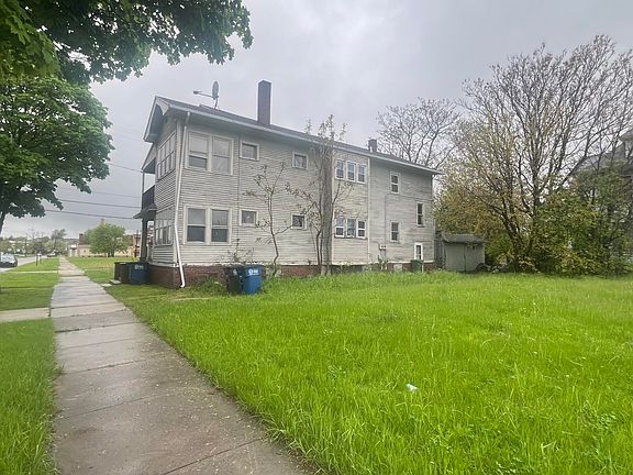 2nd image of 212 Floyd St
