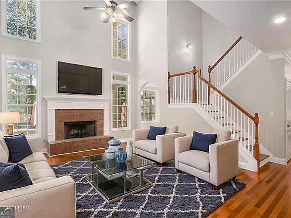 2nd image of 105 Grand Oak Dr