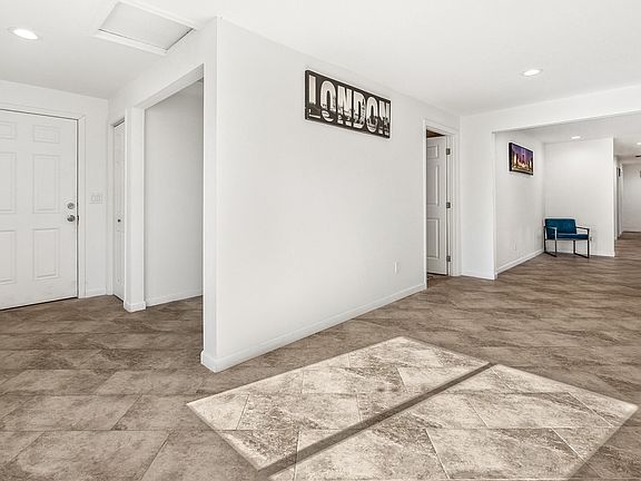 4th image of 16816 5th Avenue Ct E