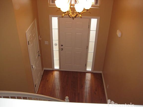 3rd image of 37597 Newburgh Park Cir