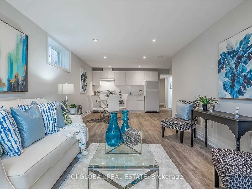 61 Stevenson Rd N