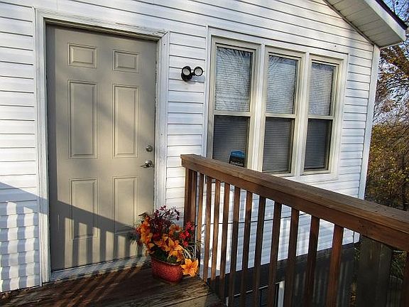 Entrance to upper unit.