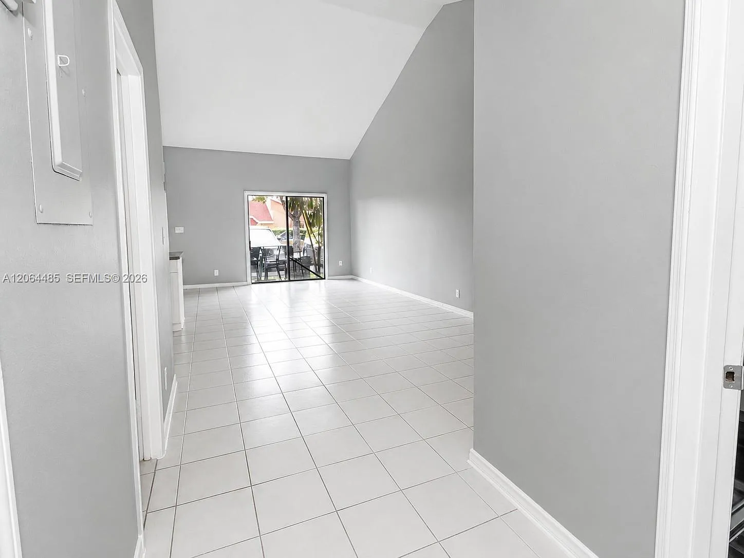 Orchard Lake Town Houses — Photo 2