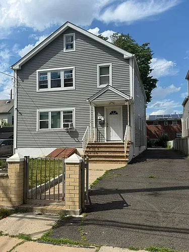 921 Grove St #2 Photo 1
