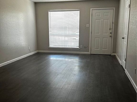 3rd image of 402-417 Church St #35