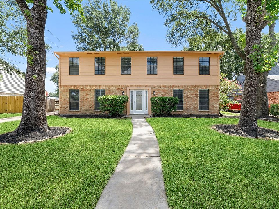 1st image of 8406 Pine Falls Dr
