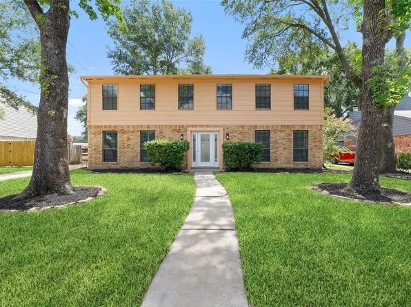 8406 Pine Falls Dr, Houston, TX 77095