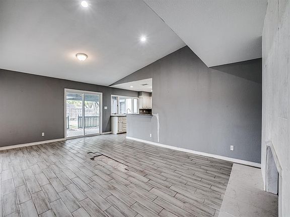 5th image of 1405 Bosque Dr