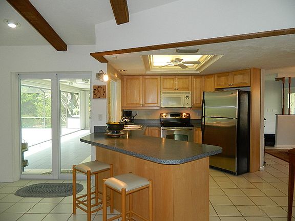 3rd image of 6856 Garland St