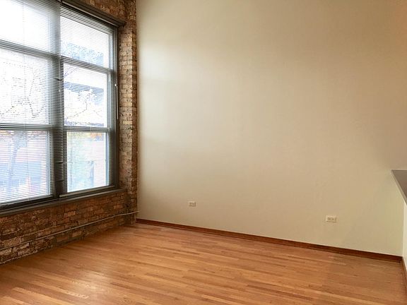 4th image of 2934 N Milwaukee Ave #7
