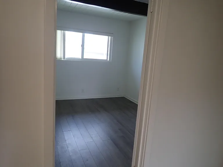 314 W Canon Perdido St #8 — Photo 5