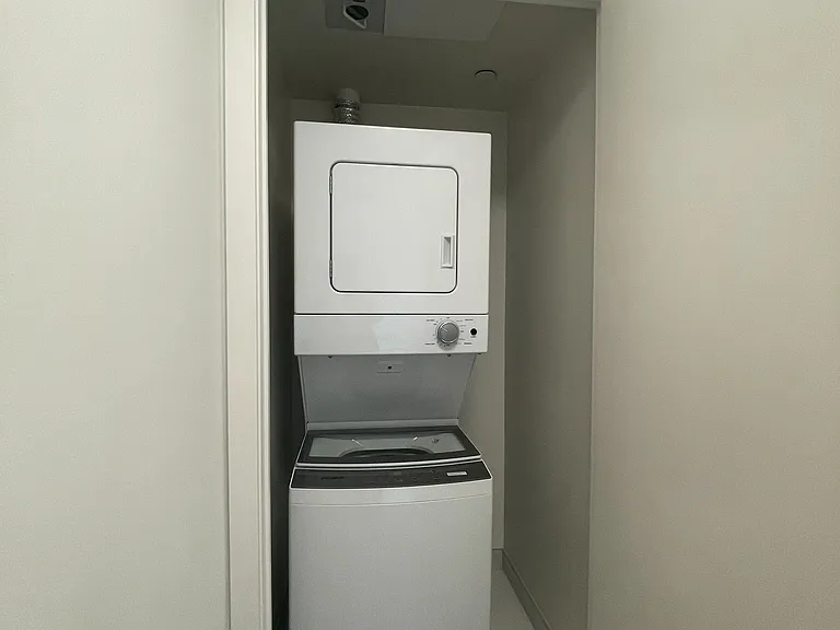 1185 Dupont St #503 — Photo 8