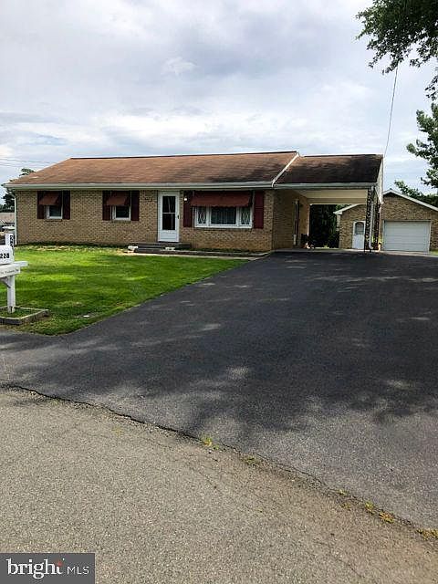 1st image of 228 Stafford Dr