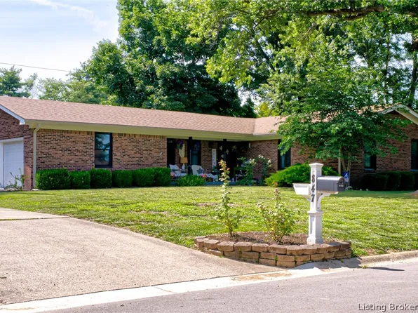 847 Beechwood Street, Sellersburg, IN 47172
