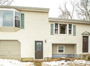 55 Highview Ave, Hope Valley, RI 02832