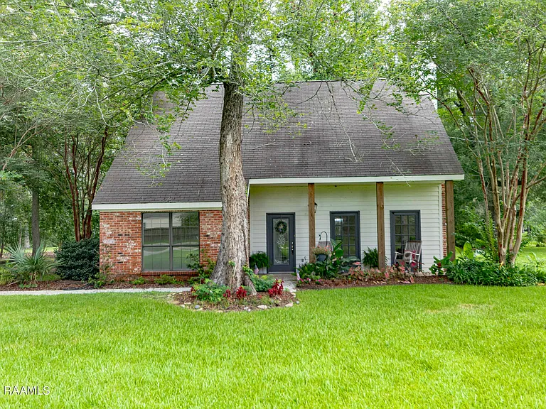 308 Burdin Rd — Photo 2
