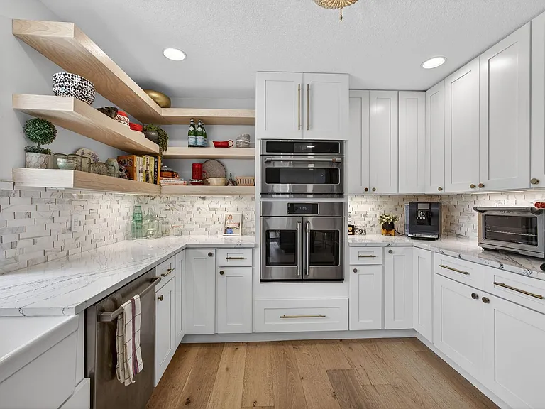 12897 La Rochelle Cir — Photo 31