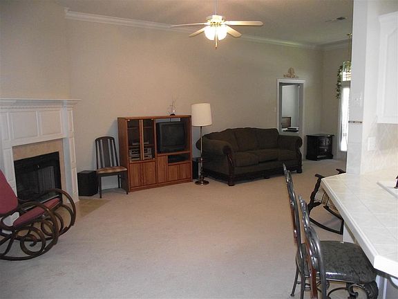 3rd image of 126 Windridge Dr