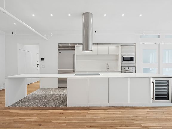 3rd image of 117 W 17th St APT 3B