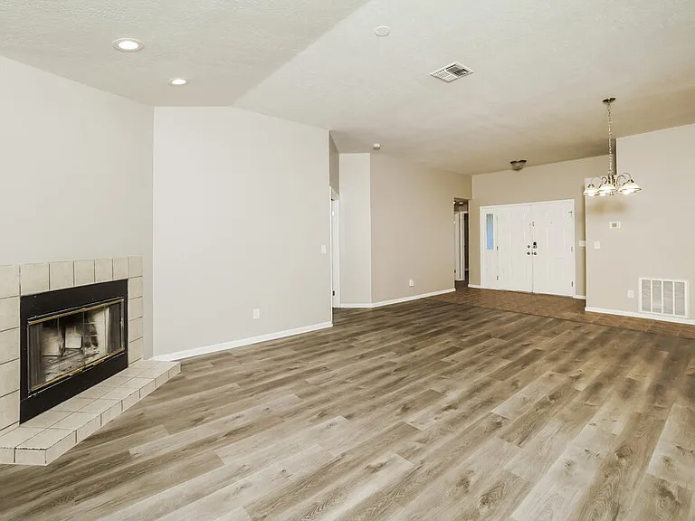 10415 Copperwood Dr — Photo 5