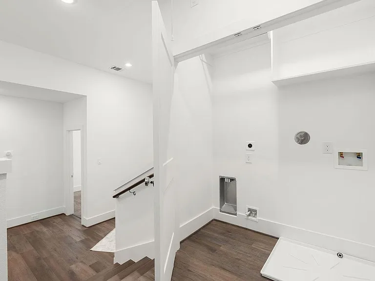 7504 Carver Rd #E — Photo 13