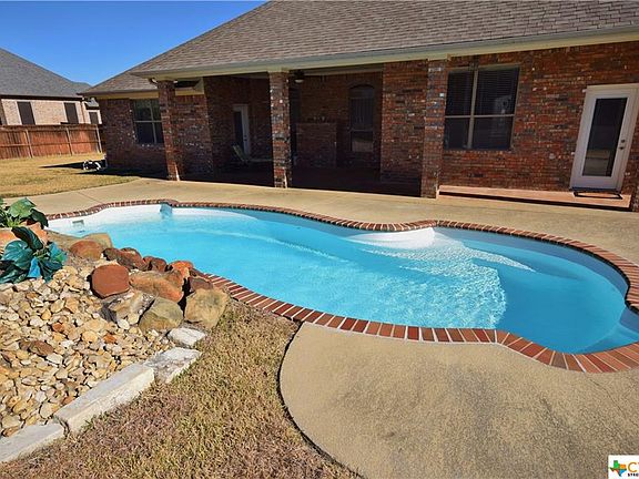 5th image of 5014 Meadow Oaks Dr