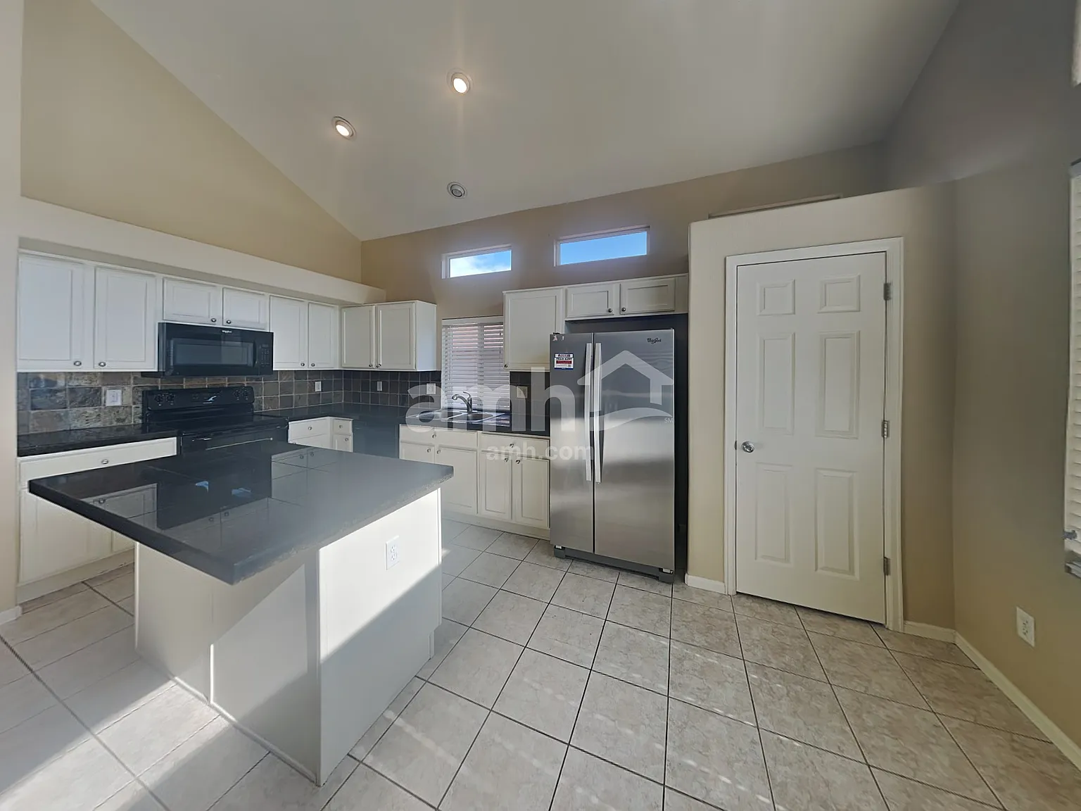 4 bed, 3.5 bath, 2922 sqft, $3,395 — Photo 3